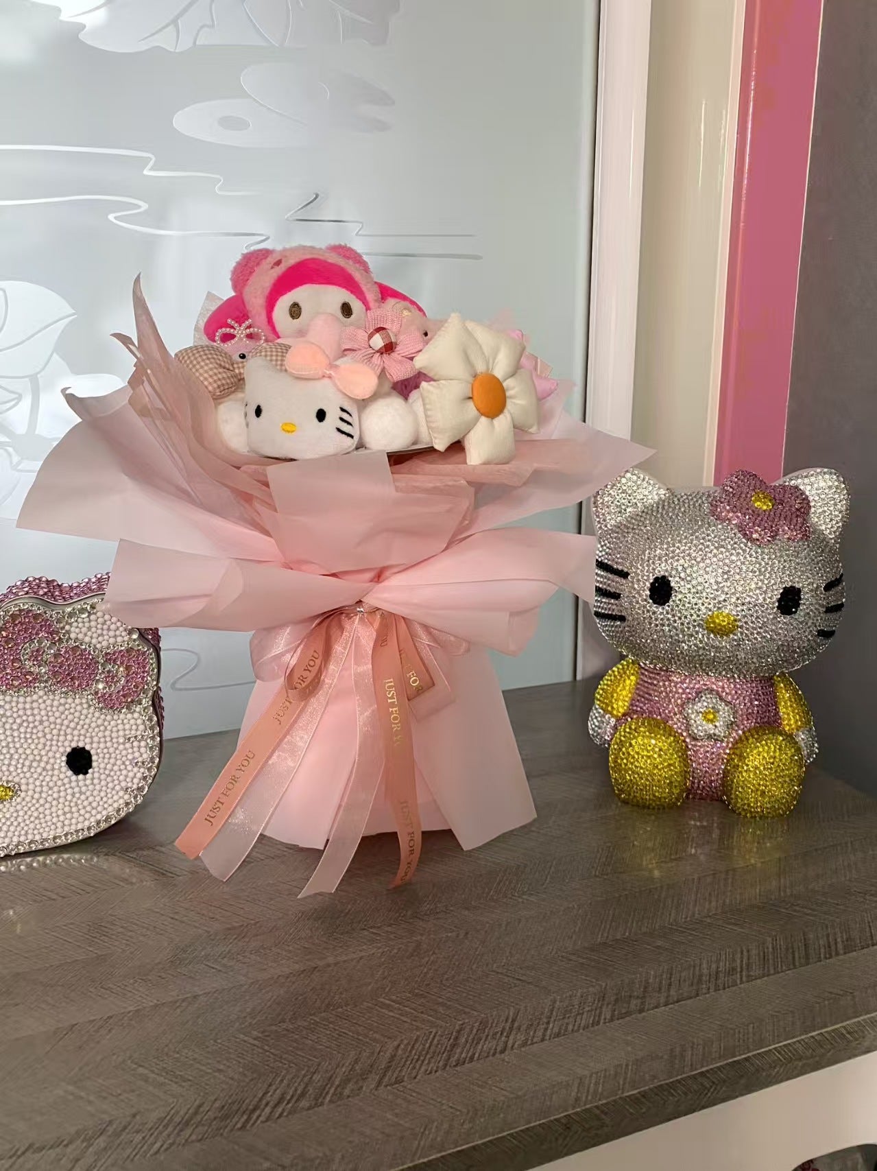 Anime Figure Bouquet - Lovesickdoe