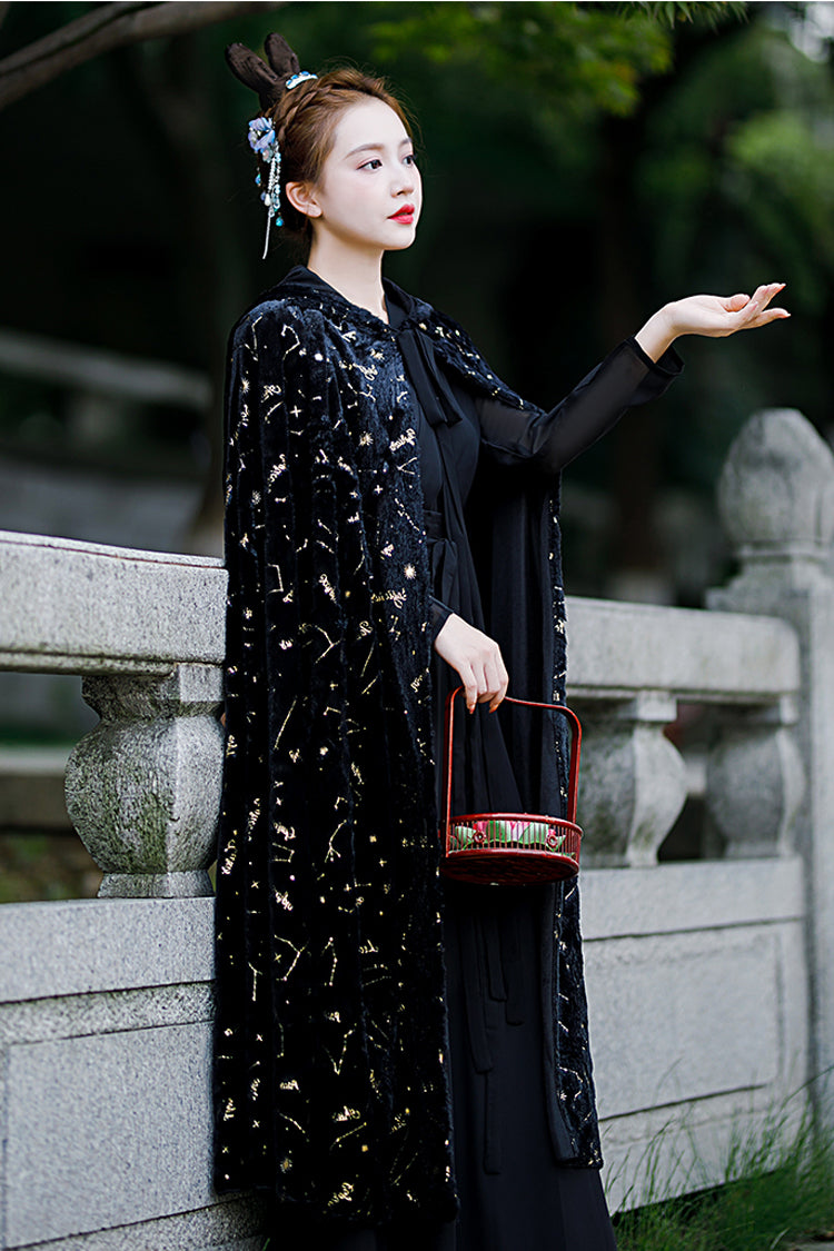 Classic Hanfu Dress with Polka Dot Print and Costume Style