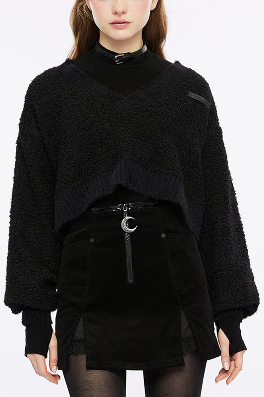 Gothic Tee with V-Neck and Wool Texture for Women - Noir