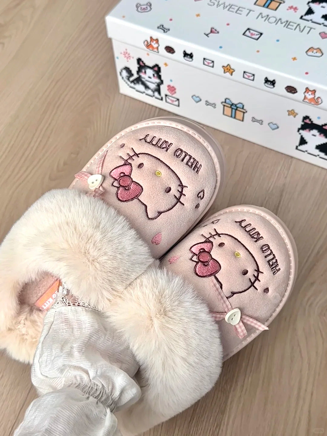 Plush Winter House Shoes Fluffy Hello Kitty Slippers
