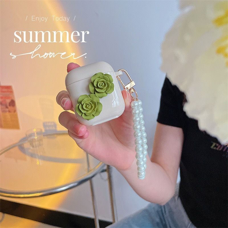 3D Flower Faux Pearl Chain AirPods / Pro Earphone Case Skin