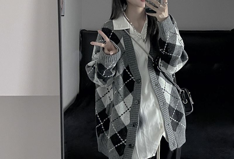 V-Neck Argyle Loose-Fit Button-Front Cardigan