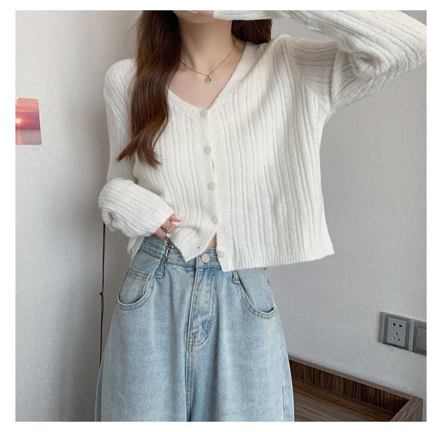 Long-Sleeve V-Neck Solid Crop Sweater