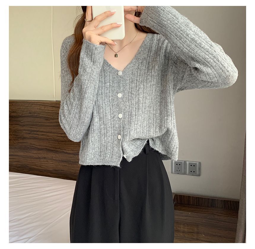 Long-Sleeve V-Neck Solid Crop Sweater