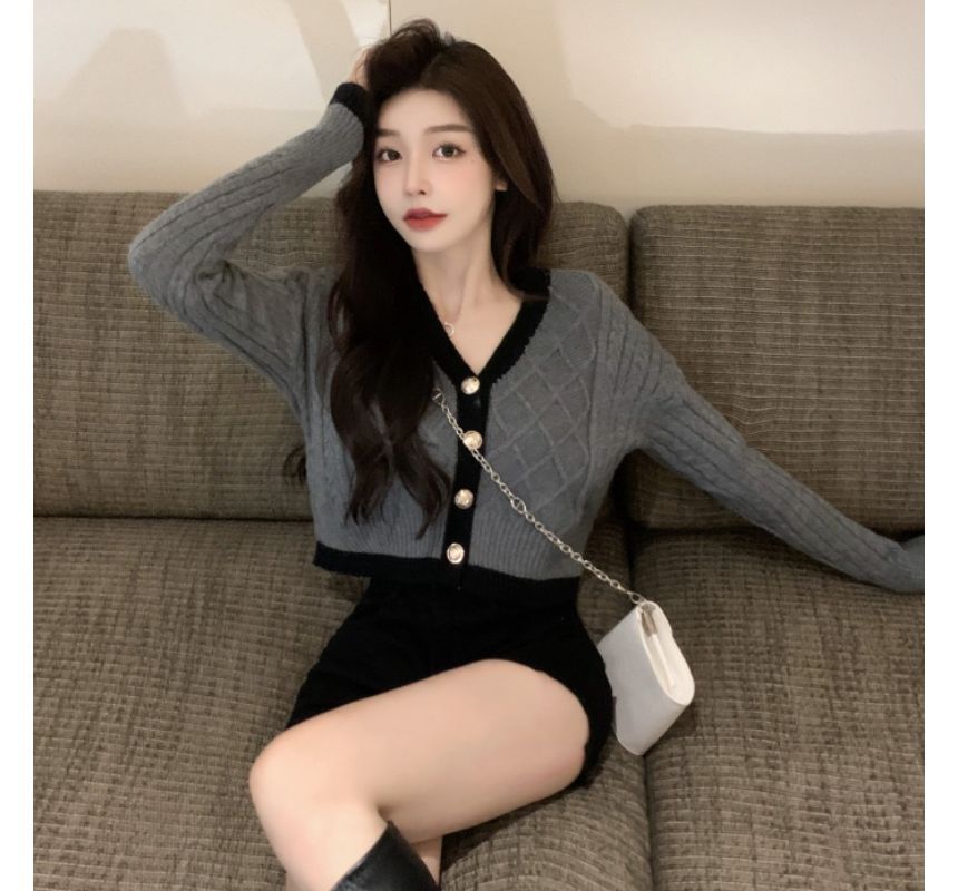 Contrast Trim V-Neck Cropped Cardigan