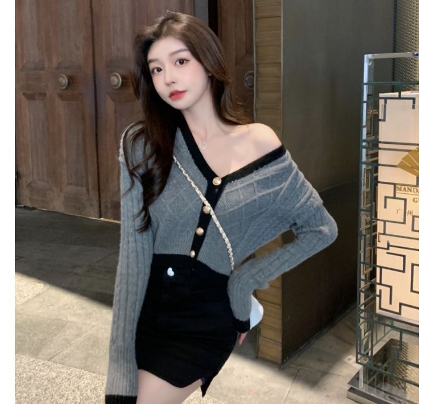 Contrast Trim V-Neck Cropped Cardigan