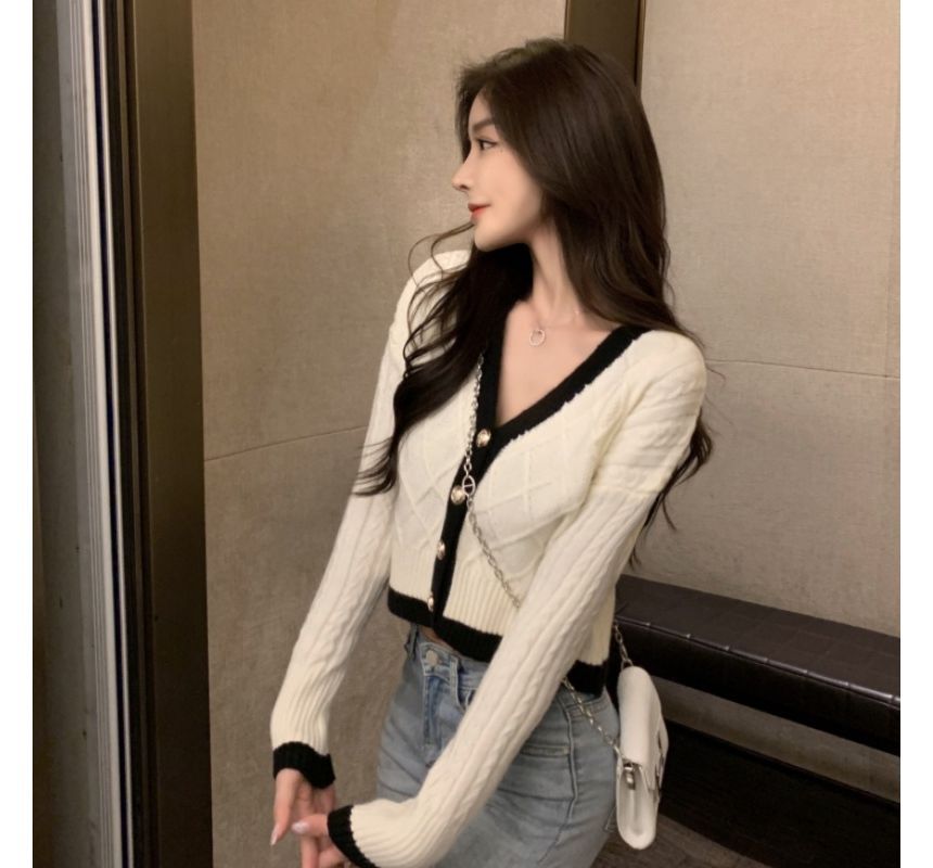 Contrast Trim V-Neck Cropped Cardigan