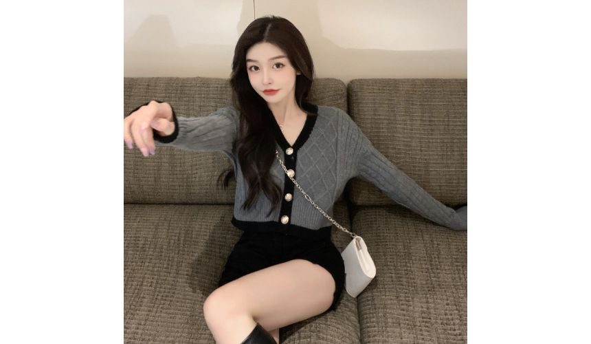 Contrast Trim V-Neck Cropped Cardigan