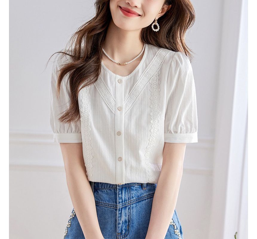 Round Neck Lace Panel Short Sleeve Blouse