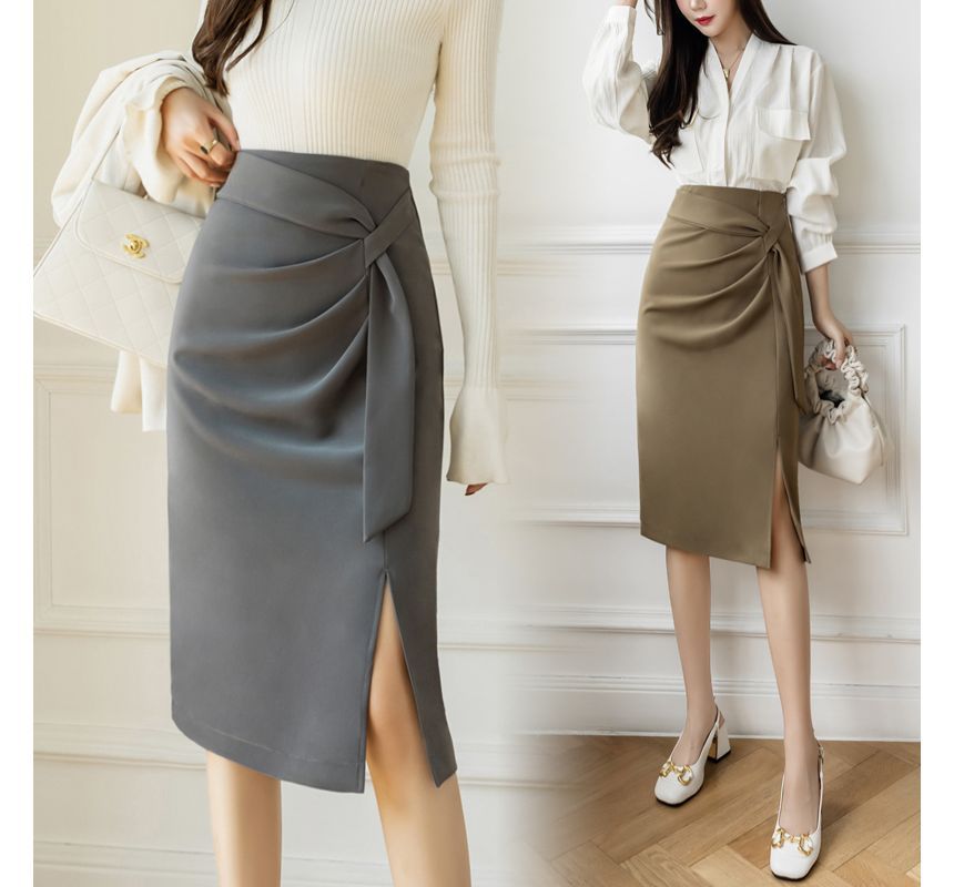 Elevated Rise Solid Ruched Pencil Midi Skirt