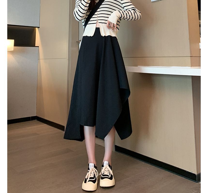 Asymmetric A-Line Skirt for Modern Style