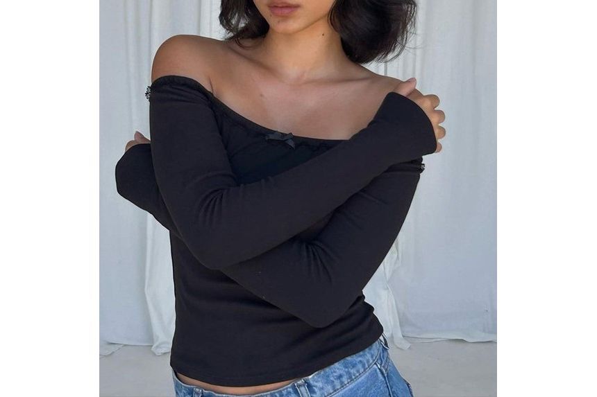 Off-Shoulder Lace-Trim Slim Fit Long Sleeve Top