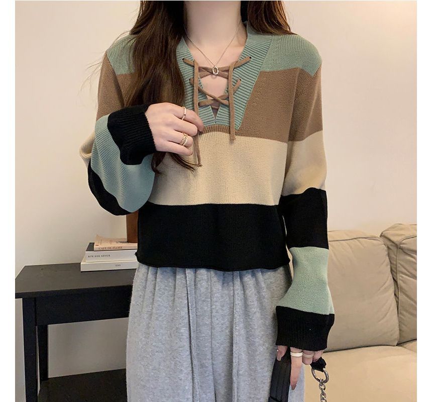 Color-Block V-Neck Cropped Sweater with Lace-Up Detail