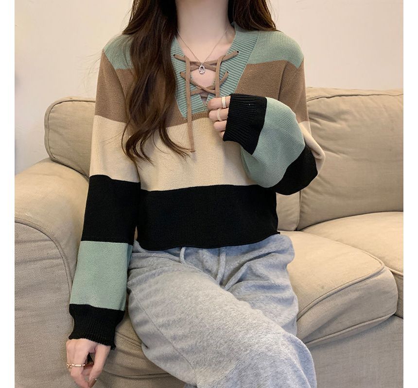 Color-Block V-Neck Cropped Sweater with Lace-Up Detail