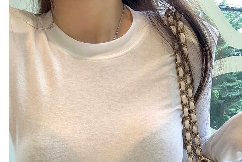 Ribbed Knit Tube Top Paired with Crew Neck T-Shirt