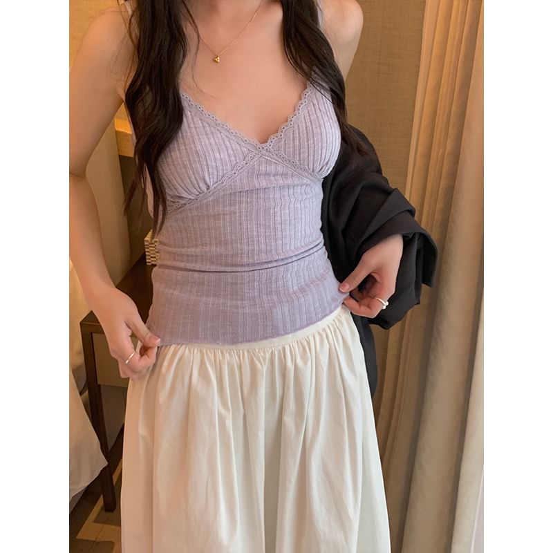 Lace Hem V-Neck Crop Camisole with Plain Fabric