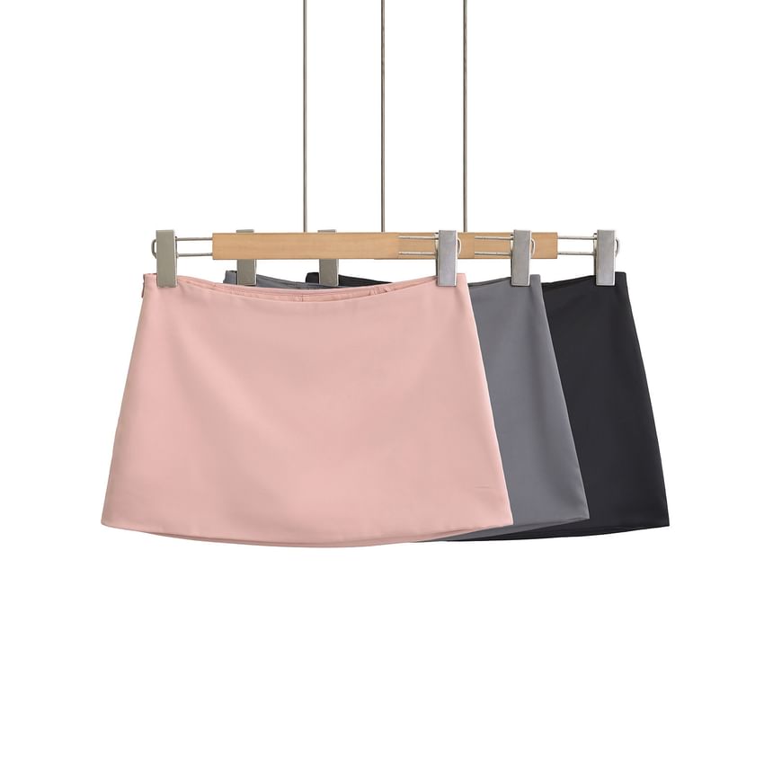 Sleek Satin Mini Pencil Skirt with Low Rise Waist