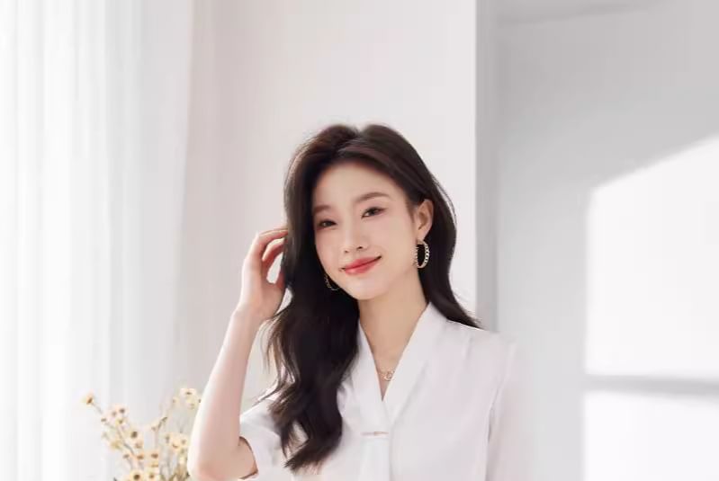 V-Neck Short Sleeve Blouse with A-Line Skirt Outfit