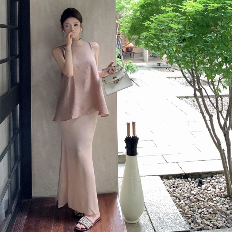 Slit Neck Tank Top with Mermaid Hem Maxi Skirt