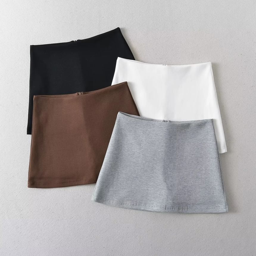 Sleek Solid Pencil Skirt with Mid Waist