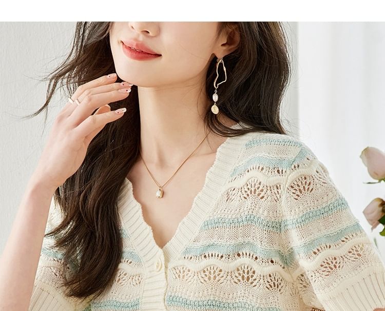 Short Sleeve Striped V-Neck Knit Top