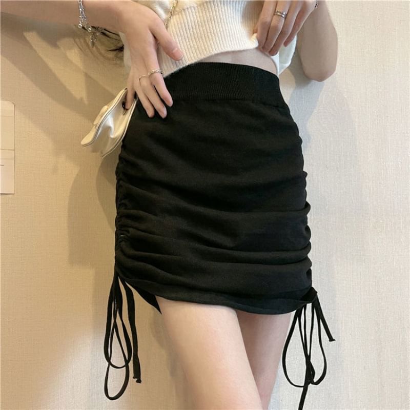 Minimalist Solid Mini Skirt with High Waist