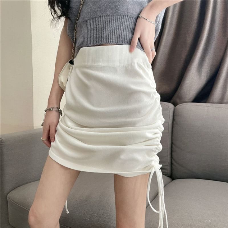 Minimalist Solid Mini Skirt with High Waist