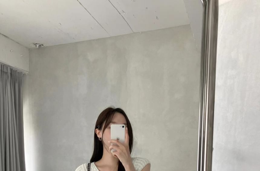 Short Sleeve V-Neck Button Up Cropped Knit