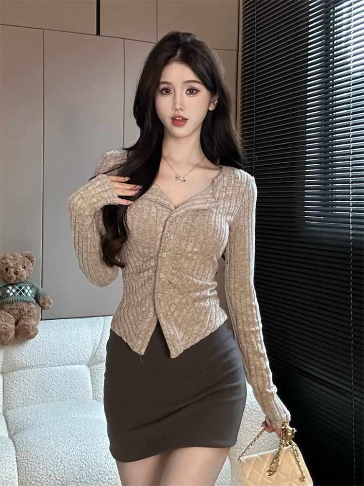 Ribbed Slim-Fit V-Neck Long Sleeve Cardigan