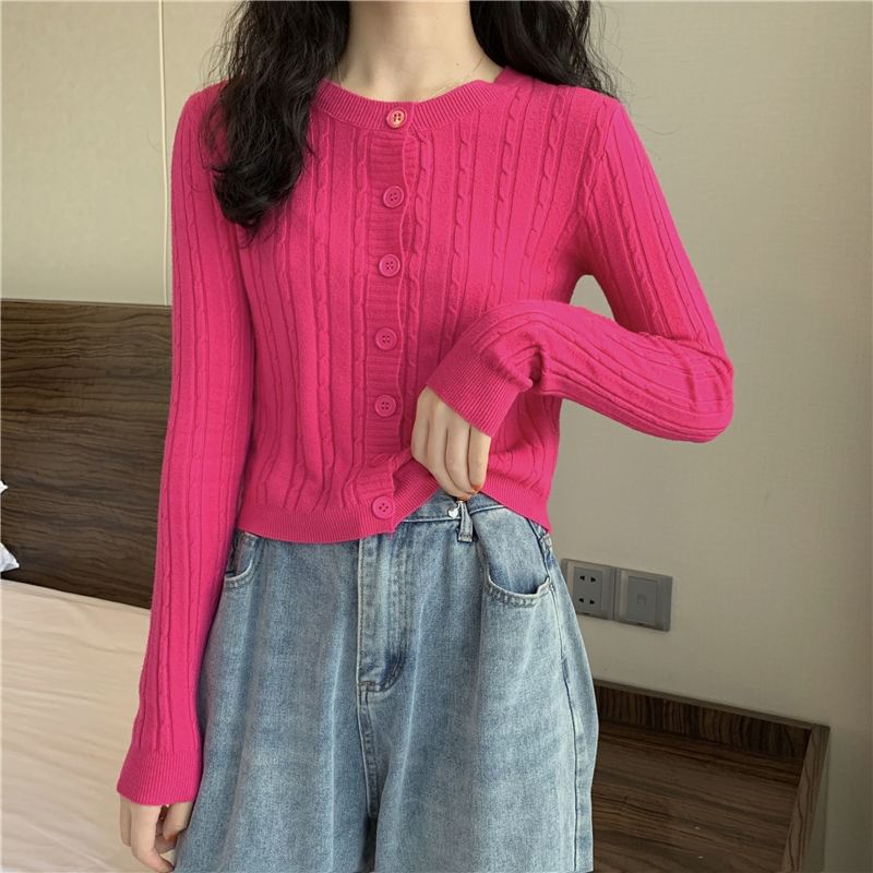 Round Neck Solid Cable Knit Cropped Sweater