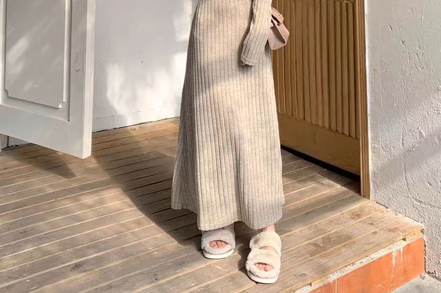 Buttoned Knit Long-Sleeve A-Line Maxi Gown