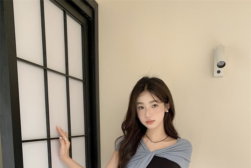 Cap-Sleeve Two-Tone Knot A-Line Maxi Dress