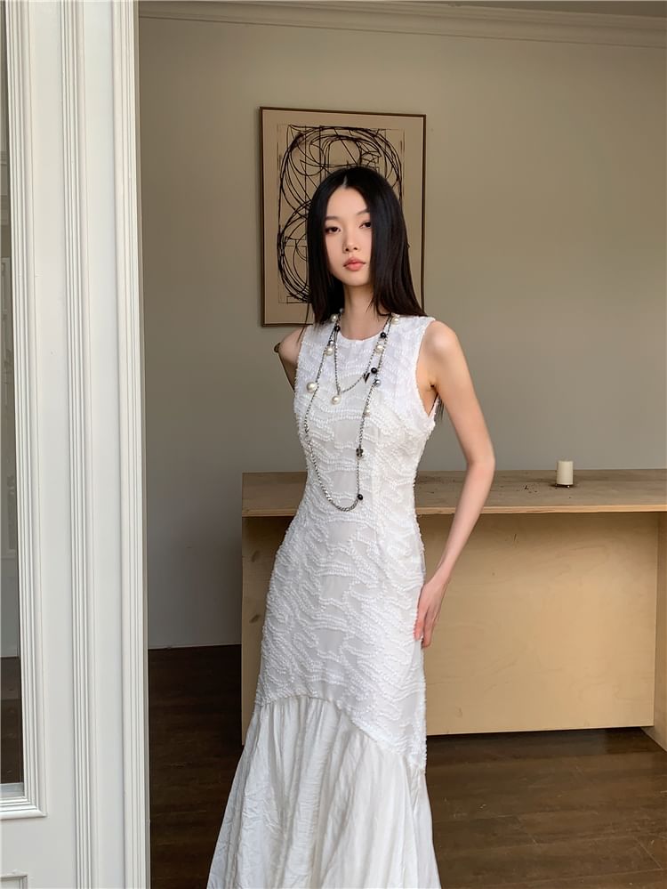 Crewneck Lace Sleeveless Mermaid Maxi Gown