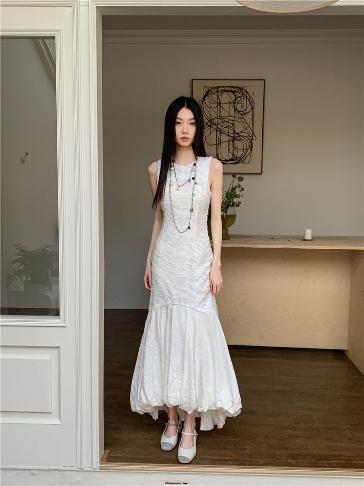 Crewneck Lace Sleeveless Mermaid Maxi Gown
