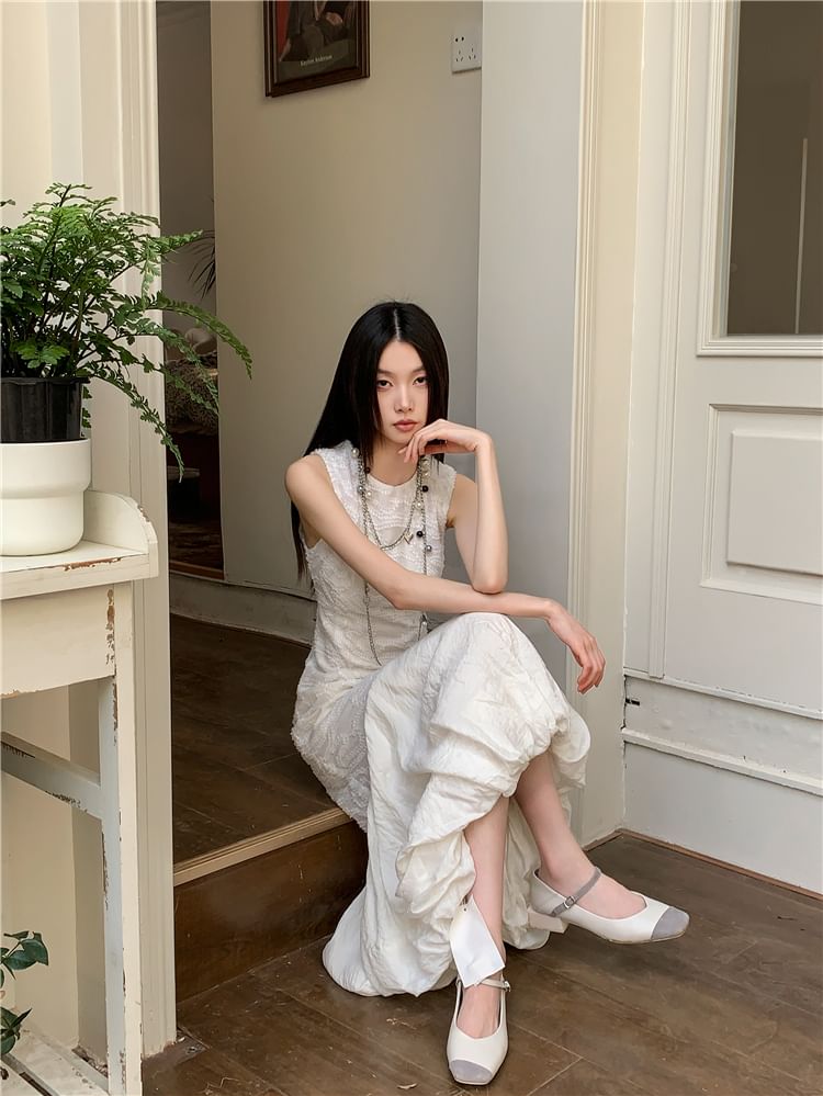 Crewneck Lace Sleeveless Mermaid Maxi Gown