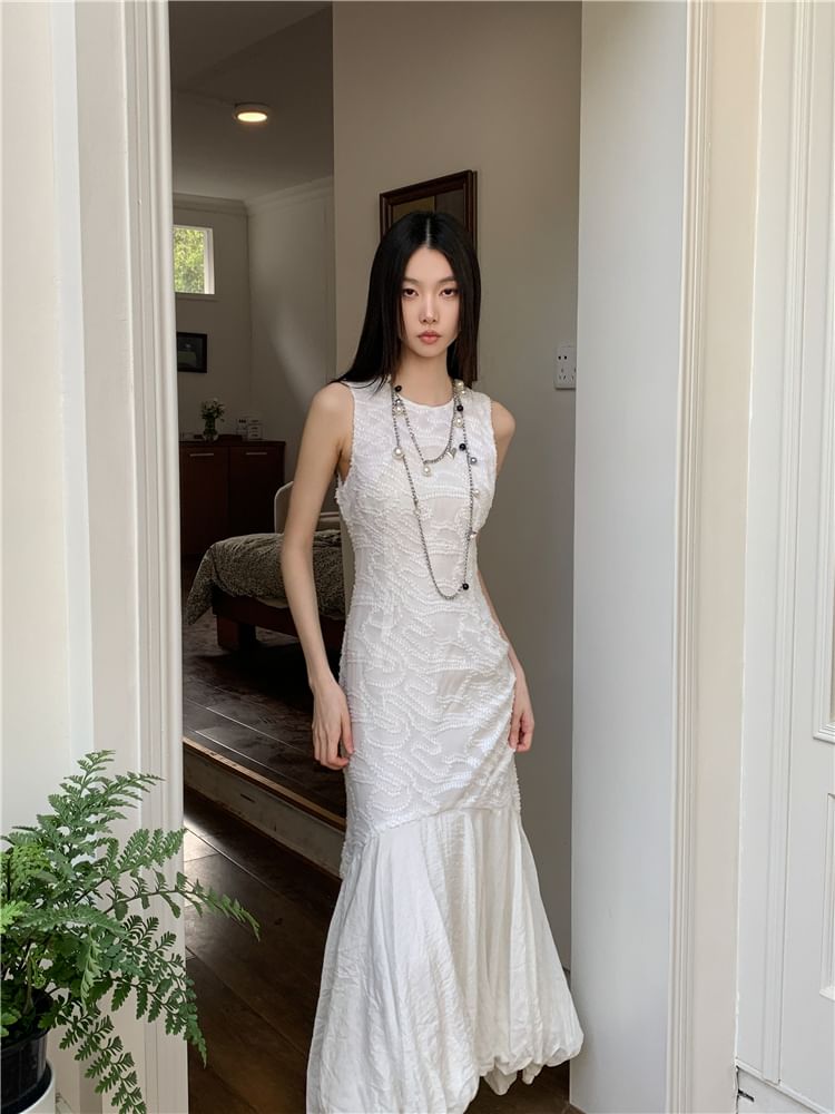 Crewneck Lace Sleeveless Mermaid Maxi Gown