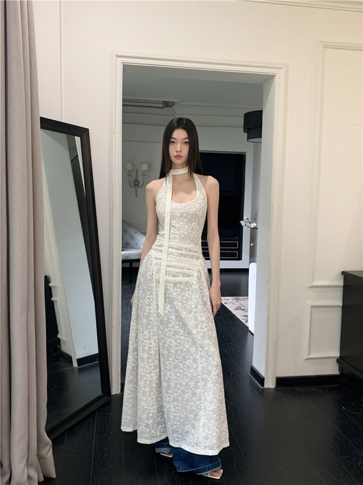 Sleeveless Lace A-Line Maxi Dress