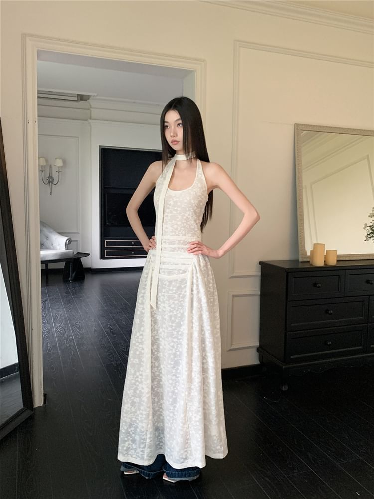 Sleeveless Lace A-Line Maxi Dress