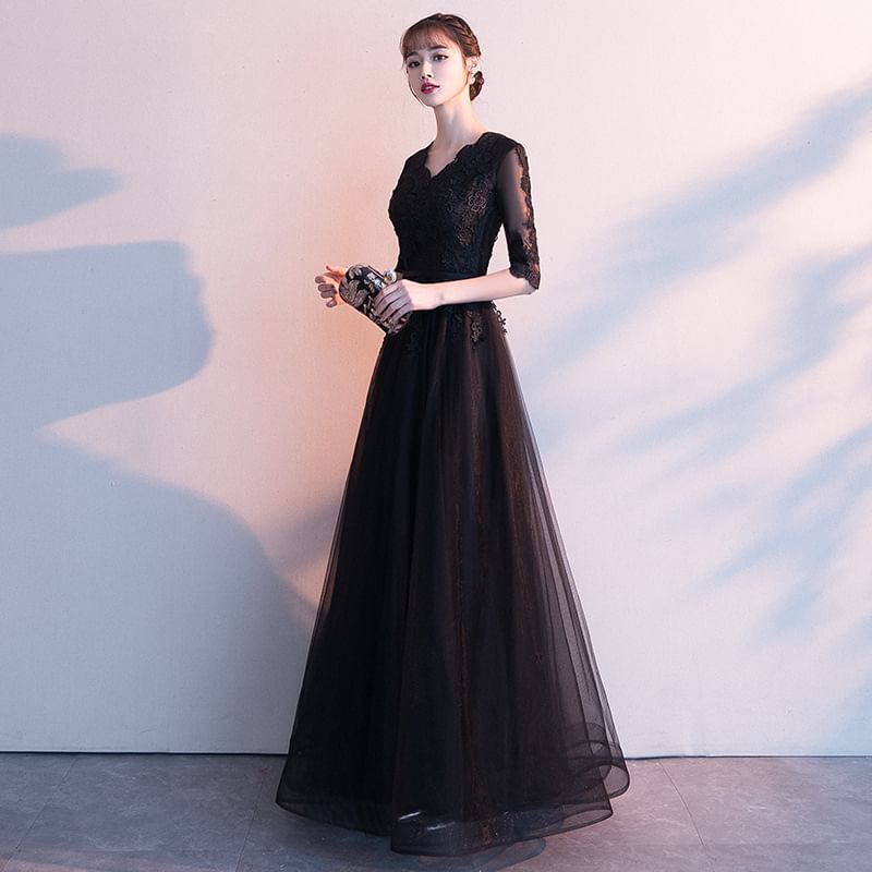 V-Neck Lace 3/4-Sleeve A-Line Evening Gown