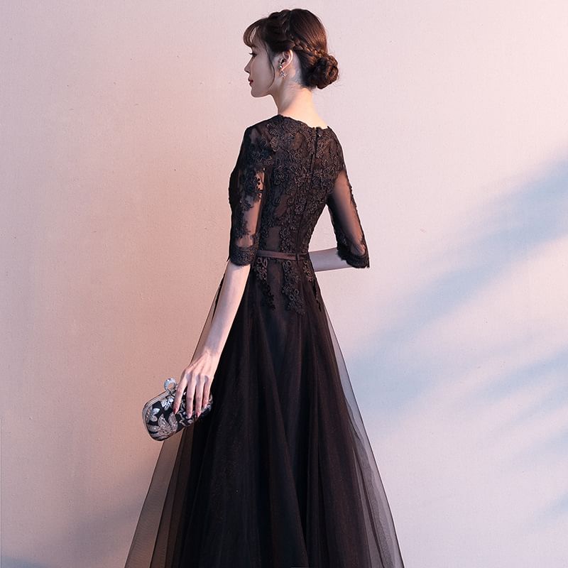 V-Neck Lace 3/4-Sleeve A-Line Evening Gown
