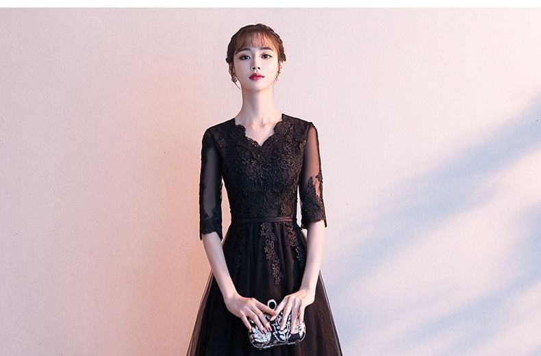 V-Neck Lace 3/4-Sleeve A-Line Evening Gown