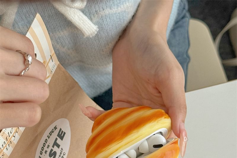 Croissant Charm AirPods / Pro Earphone Case Skin