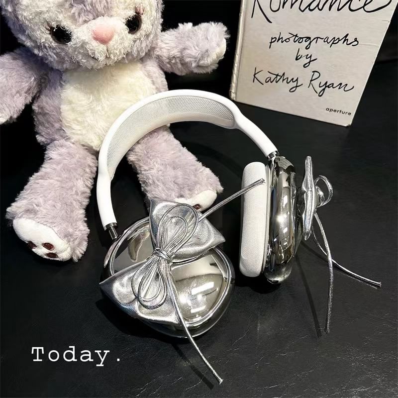 Bow Mirrored AirPods Max Earphone Case Skin