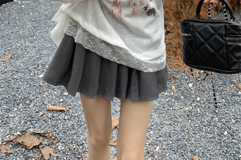 Crew Neck Dog Print Lace-Trimmed Long Sleeve Tee