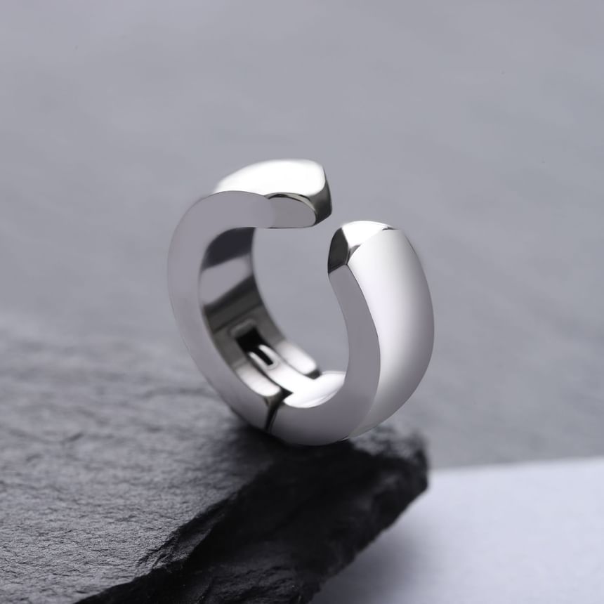 Plain Huggie Ear Cuff