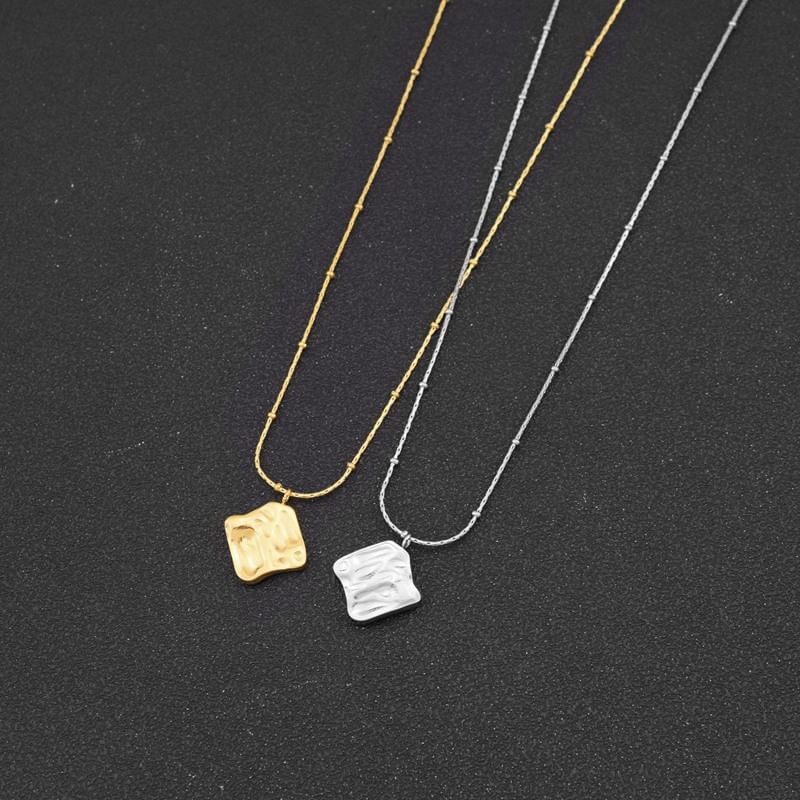 Asymmetrical Metallic Necklace