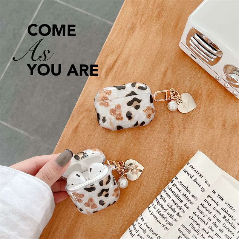 Leopard Print Heart Faux Pearl Charm AirPods / Pro Earphone Case Skin