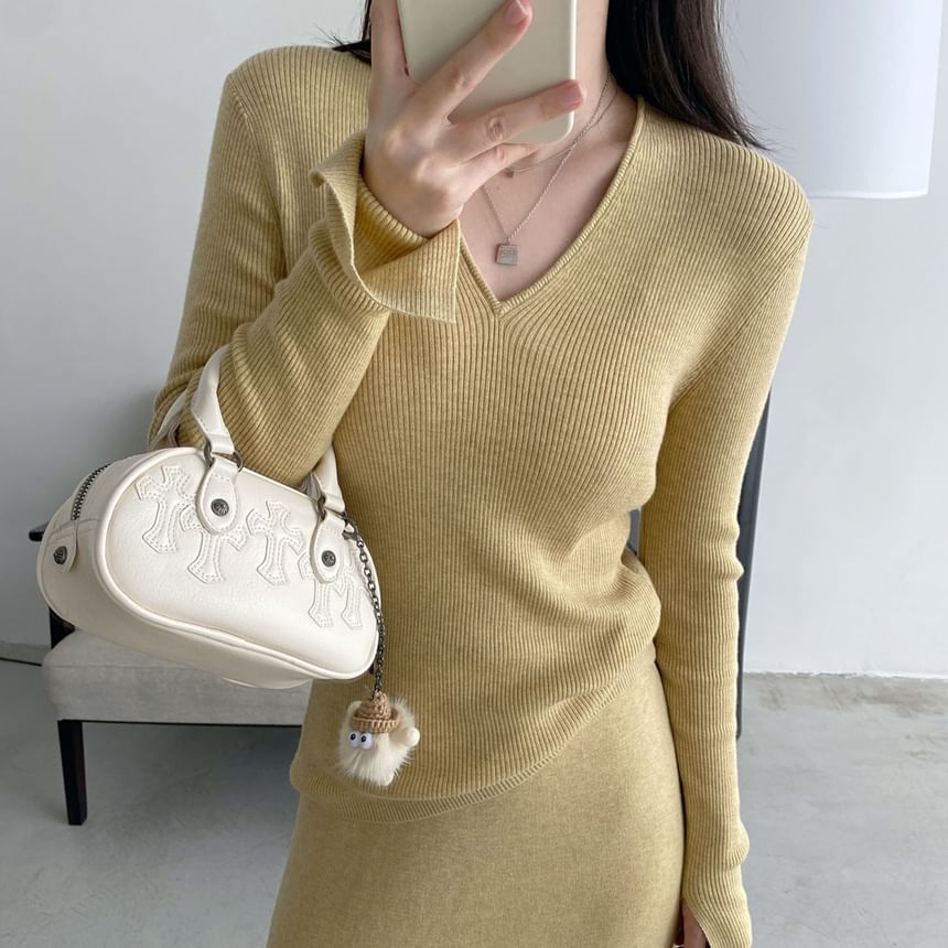 Long-Sleeve V-Neck Sweater with Maxi Pencil Skirt
