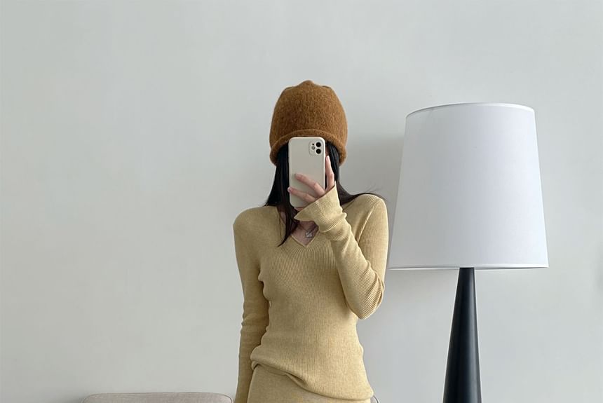 Long-Sleeve V-Neck Sweater with Maxi Pencil Skirt