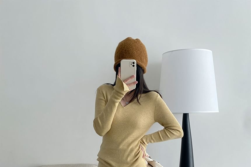 Long-Sleeve V-Neck Sweater with Maxi Pencil Skirt